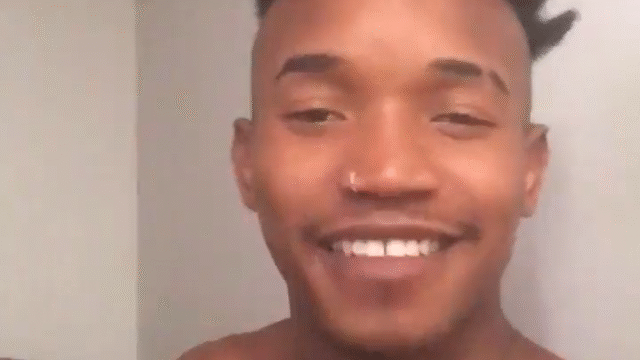 Brasileiro fazendo um boquete delicioso até o mano gozar